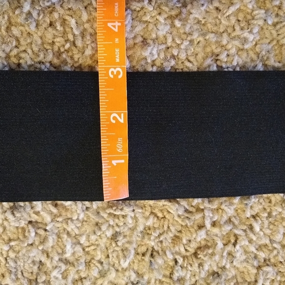 wide belt with bow size medium - Picture 2 of 3